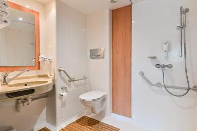 salle de bain pmr